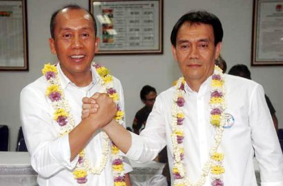 Calon Bupati dan Wakil Bupati Karawang Punya 'Ritual' Sebelum Mencoblos