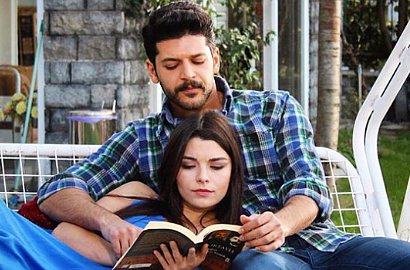 Selim Selingkuhi Zeynep, Fans 'Elif 2' Ikut Cemburu