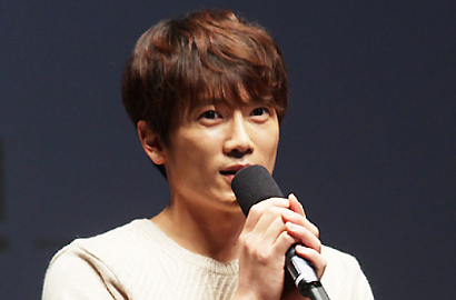 Ji Sung Mendadak Nangis Saat Gelar Konser Solo, Ada Apa?