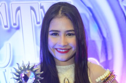 Asyik, Prilly Latuconsina Jadi Tamu 'Stand Up Comedy Club'