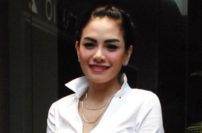 Bolak-Balik Di-bully, Nikita Mirzani Masih Nekat Pamer Foto Seksi Pakai Bra