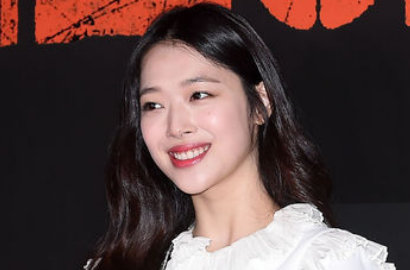 Jadi Model Baru Swarovski, Sulli Eks f(x) Dibilang Seperti Tante-Tante