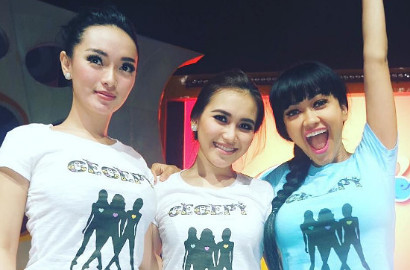 Lawan Jupe-Zaskia Gotik di Anugerah Dangdut 2015, Ini Kata Ayu Ting Ting