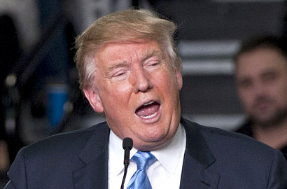 Netter Heboh, Beredar Video Donald Trump Hampir Dipatuk Elang Saat Pemotretan