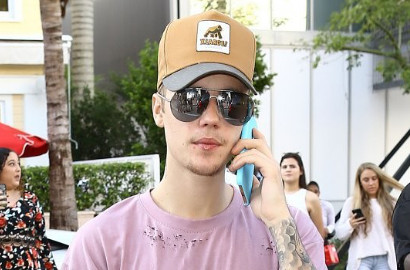 Gadis Misterius di IG Justin Bieber Ternyata Babysitter Bertarif 60 Ribu Per Jam