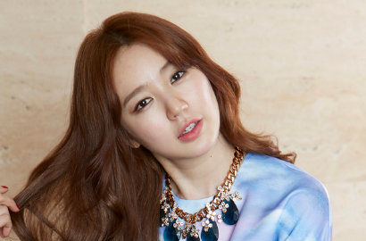 Membungkuk 90 Derajat Tanda Minta Maaf Soal Plagiat, Yoon Eun Hye Dihujat