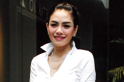 Teman di Ponpes Ungkap Nikita Mirzani Pamer Bekas Ciuman di Leher