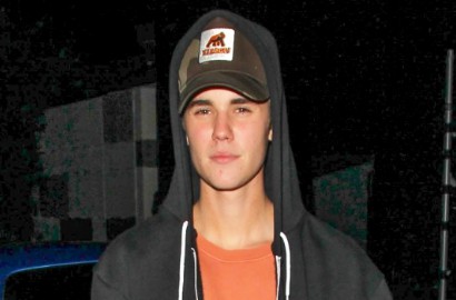 Model Seksi Asal Inggris Mengaku Pernah Threesome Bareng Justin Bieber