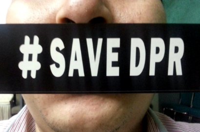 Tuntut Setya Novanto Mundur, Puluhan Anggota DPR Kenakan Pita Hitam 'Save DPR'