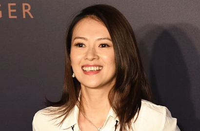 Dikabarkan Sudah Melahirkan, Zhang Ziyi Masih Terlihat dengan Perut Buncit