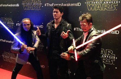 Iko Uwais Ikut Bintangi 'Star Wars: The Force Awakens', Audy Malah Menangis