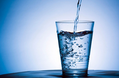 Ternyata Air Minum Bersih Juga Mengandung Jutaan Bakteri, Bahayakah?