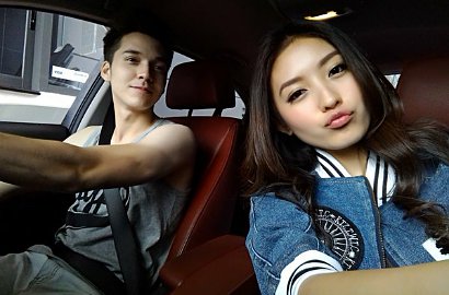 Romantis, Natasha Wilona Pamer Bunga Mawar Merah dari Steven William