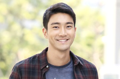 Selesaikan Pelatihan, Siwon Suju Pamer Piagam dan Selca dengan Adik