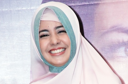 Risty Tagor Nangis Ibunya Dikritik Pihak Stuart Collin
