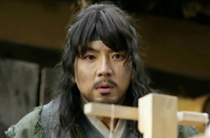 Song Il Gook Tunjukkan Awal Kejeniusannya di Video Teaser 'Jang Young Sil'