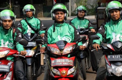 Jokowi Dipuji Karena Bela Ojek Online, Giliran Jonan Dihujat Netter