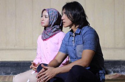 Ingin Rujuk dengan Bella, Vino Bastian Tampil Kocak di Trailer 'Talak Tiga'