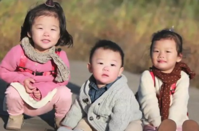 Imutnya Seol Ah-Su Ah dan Daebak Jadi Sinterklas Cilik di 'Superman Is Back'