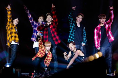 Resmi Dirilis, Intip Kerennya Lightstick Ala Pemukul Bisbol Milik iKON
