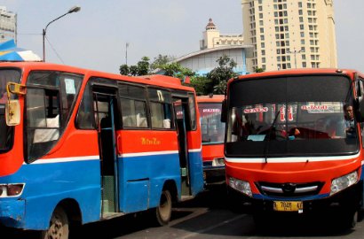 Protes Kebijakan Dishub, Ratusan Sopir Metromini Gelar Aksi Mogok