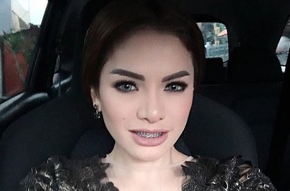Belahan Dada Nikita Mirzani Ngintip, Netter Kembali Lontarkan Sindiran
