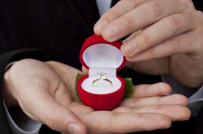 Bikin Lamaran Romantis, Pria Ini Malah Ditolak Gara-Gara Cincin