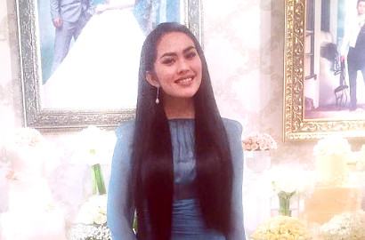 Digagalkan Julia Perez, Kartika Putri Akhirnya 'Curi' Bunga di Pernikahan Nabila Syakieb