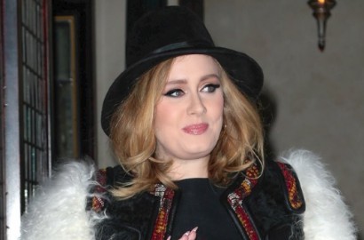 Kokoh Hingga 4 Minggu, Adele '25' Kalahkan Album Taylor Swift di Billboard 200