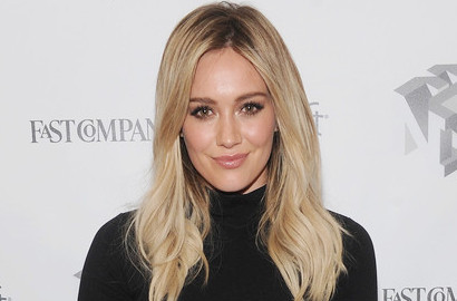Potong Rambut Jadi Pendek, Hilary Duff Frustasi?