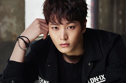 Penasaran Aktingnya, Joo Won Tonton 'It's Him' Sendiri di Bioskop