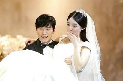 Rayakan Ultah Pernikahan, Sungmin SuJu Pamer Pose Manis Bareng Istri