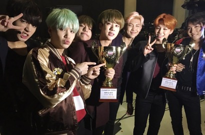 Sambut Natal, BTS Beraksi Gila dan Kocak di Video 'RUN' Christmas Version