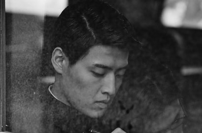 Dipenjara, Kang Ha Neul Tulis Ratusan Puisi di Teaser Film 'Dong-Ju'