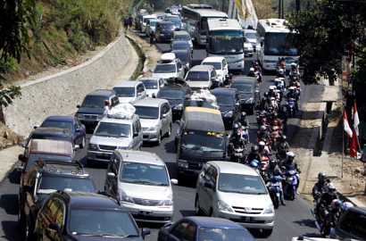 Macet Melebihi Mudik Lebaran, Arus Kendaraan Naik 200 Persen