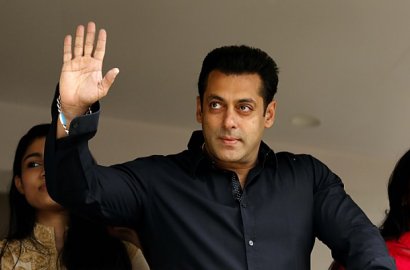 Ini Fakta Baru Terkait Hubungan Salman Khan dan Model Iulia Vantur