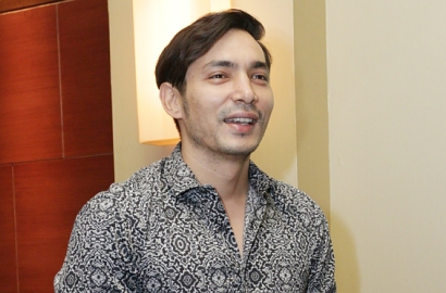 Film 'Negeri Van Oranje' Laris Manis, Abimana Aryasatya Girang