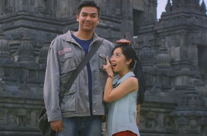 Karina Salim Bertemu 'Monster' di Teaser Film 'Raksasa Dari Jogja'