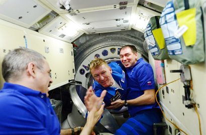 Salah Sambung Saat Telepon dari Luar Angkasa, Astronot: Apa Ini Bumi?