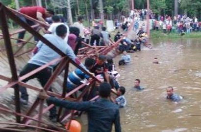 Ratusan Pengunjung Sibuk Selfie, Jembatan di Hutan Lindung Aceh Ambruk
