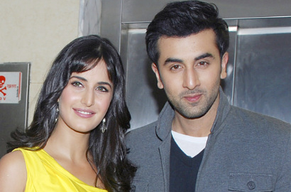 Bahagianya Katrina Kaif Rayakan Natal Bareng Ranbir Kapoor Sekeluarga