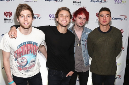 Liburan di Bali, Intip Aksi Seru 5 Seconds of Summer Habiskan Waktu