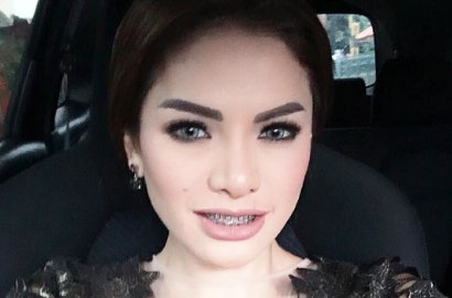 Nikita Mirzani Syok Diramal Bakal Dapat Masalah Baru di 2016