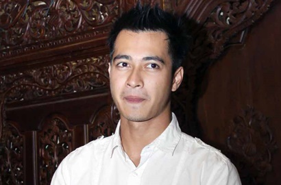 Rehabilitasi Narkoba Selesai, Eza Gionino Langsung Pamer Pacar Baru