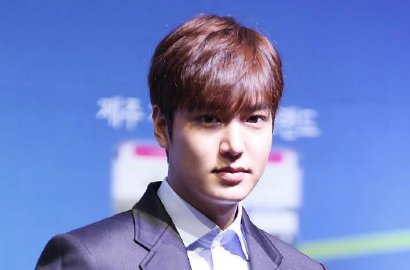 Lee Min Ho 'Malu-Malu' Ucapkan Selamat Tahun Baru pada Fans