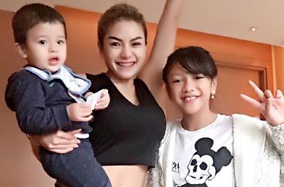 Pulang Liburan di Hong Kong, Nikita Mirzani Bakal Laporkan 9 Media