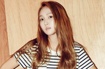 Seksinya Jessica Jung Pakai Bikini dan Pamer Paha Mulus Saat Liburan ke Pantai