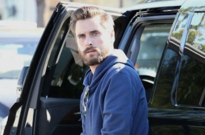 Punya Pacar Baru, Scott Disick Sukses Bikin Kesal Khloe dan Kim Kardashian