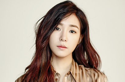 Tiffany SNSD Pamer Tato di Jari Manis, Fans Debat Itu Permanen atau Temporer