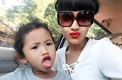 Netter Soroti Kejanggalan di Foto Julia Perez dengan Keponakannya